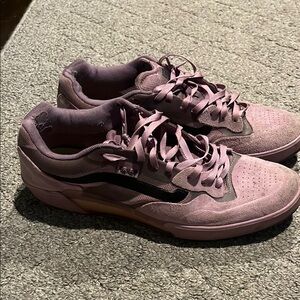 Men’s Vans Ave 2.0 Lavender shoes size 11